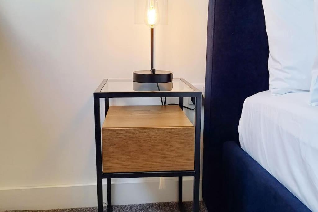 Stylish Modern 1Bed Apartment In Bedford Eksteriør bilde