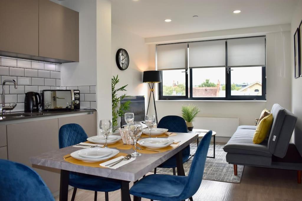 Stylish Modern 1Bed Apartment In Bedford Eksteriør bilde