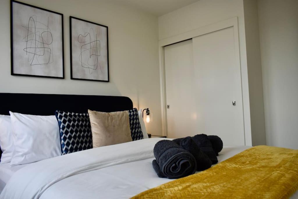 Stylish Modern 1Bed Apartment In Bedford Eksteriør bilde