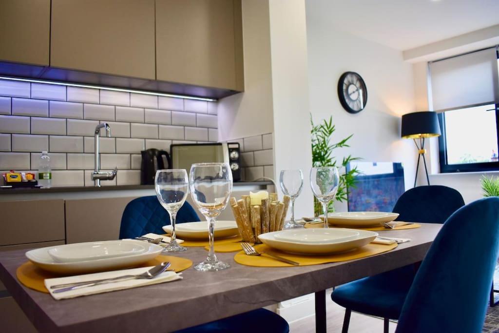 Stylish Modern 1Bed Apartment In Bedford Eksteriør bilde