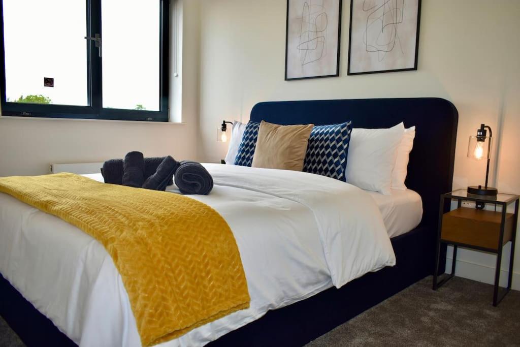 Stylish Modern 1Bed Apartment In Bedford Eksteriør bilde